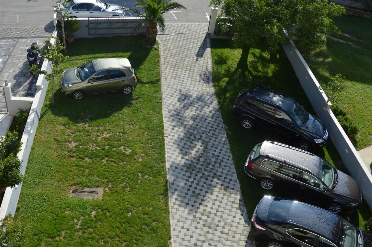 Rooms & Apartments Villa Anka Tucepi Exterior photo