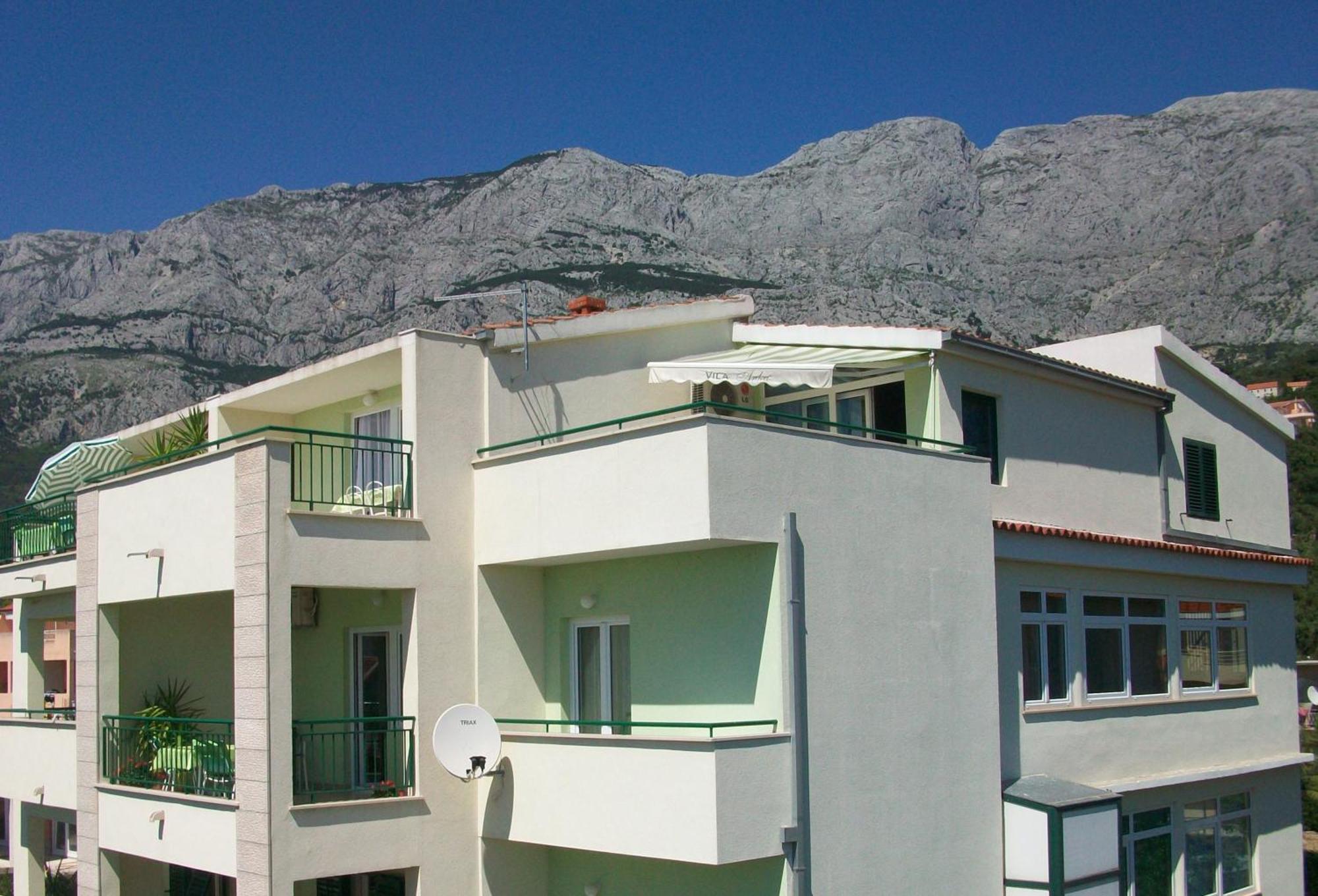 Rooms & Apartments Villa Anka Tucepi Exterior photo