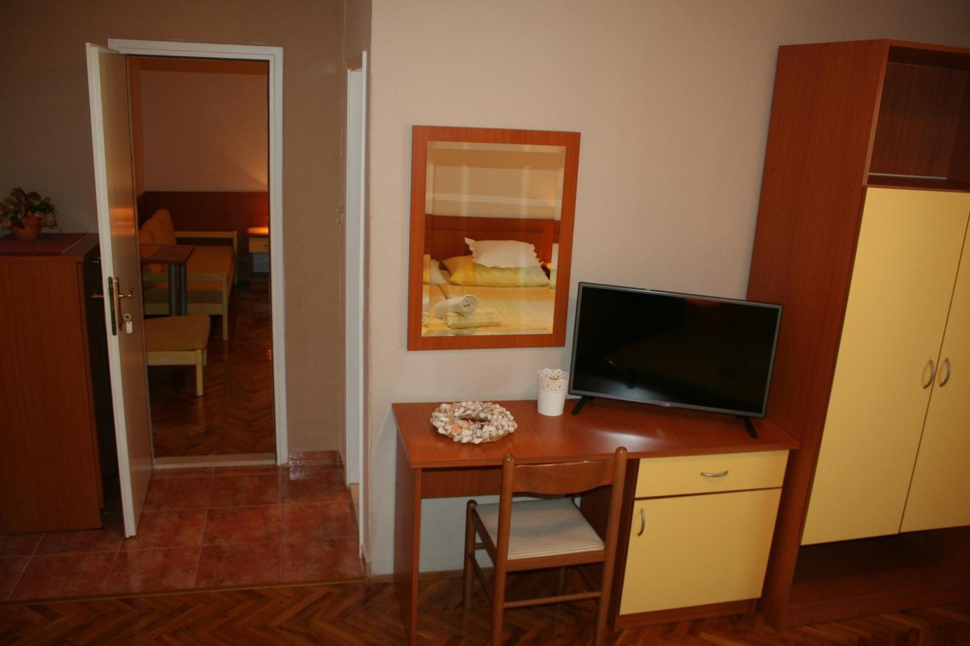 Rooms & Apartments Villa Anka Tucepi Room photo