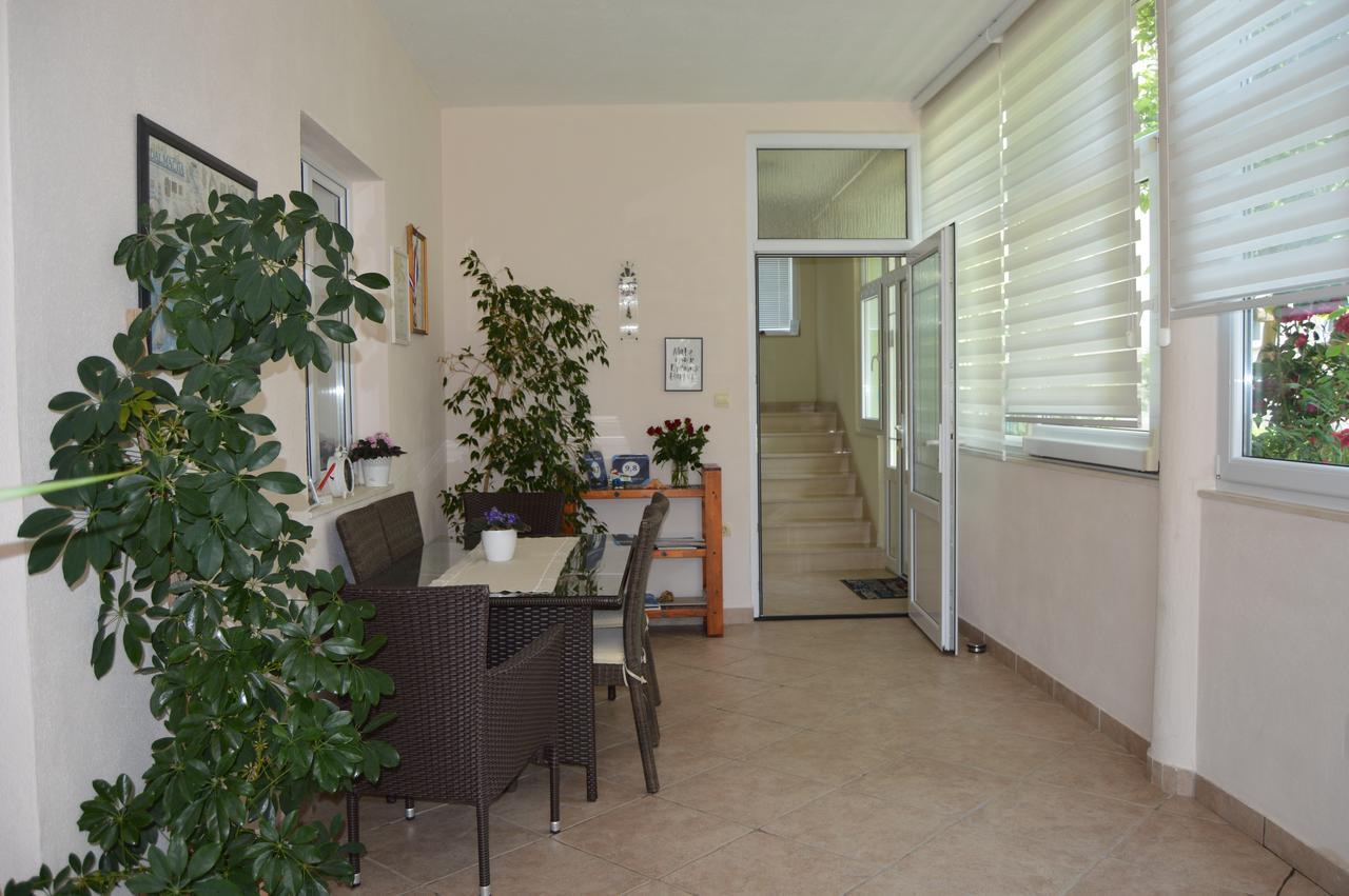 Rooms & Apartments Villa Anka Tucepi Exterior photo